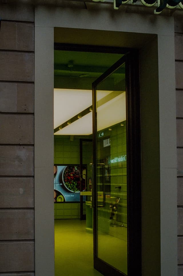 04 FEB 25
